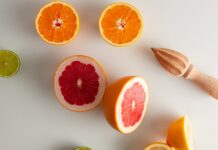 건강한 삶을 위한 식단 관리, 어떻게 시작할까? sliced orange fruit on white surface