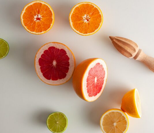 건강한 삶을 위한 식단 관리, 어떻게 시작할까? sliced orange fruit on white surface